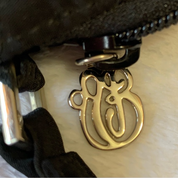 VERA BRADLEY Gigi black quilted crystals flower Mini shoulder Baguette VGUC+++ - Picture 3 of 10